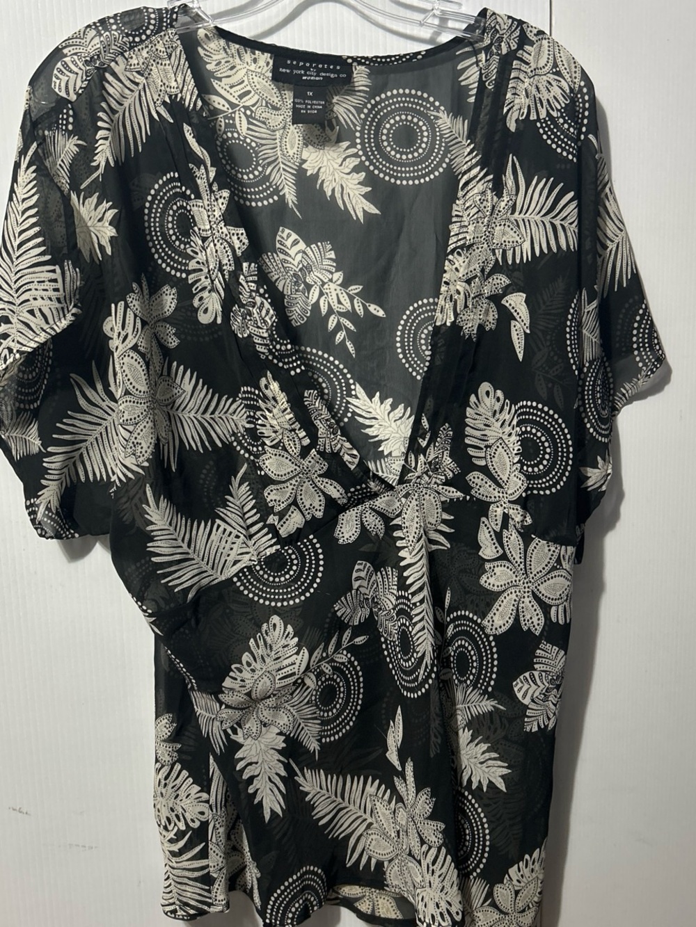 Black & White Floral V-Neck Tunic Top - Lightweight Women's Tunic